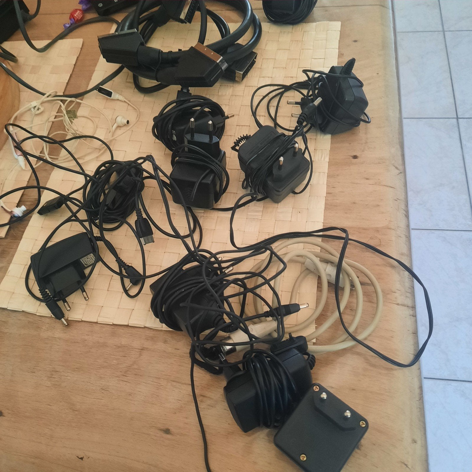 Diverse kabels en adapters - Scart, HDMI, voeding en meer, Audio, Tv en Foto, Audiokabels en Televisiekabels, Ophalen of Verzenden
