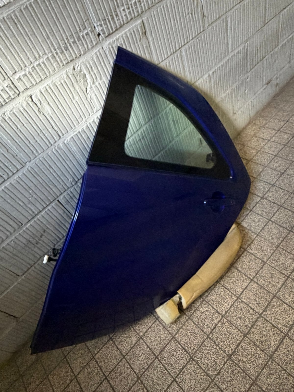 Toyota aygo X Blauwe linksachter deur - Gebruikt, Auto-onderdelen, Gebruikt, Deur, Ophalen of Verzenden, Toyota
