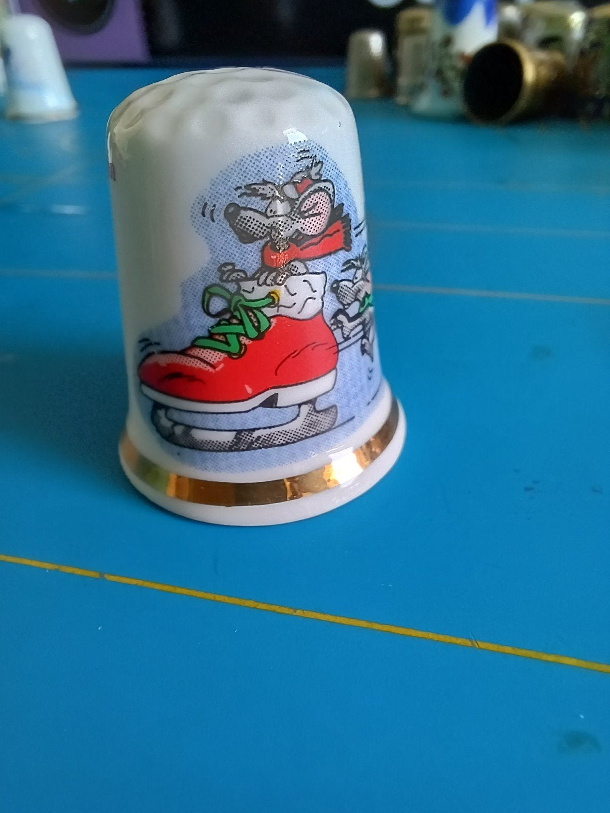 Porseleinen Vingerhoedje - Nederlandse Vingerhoedclub, Ophalen of Verzenden