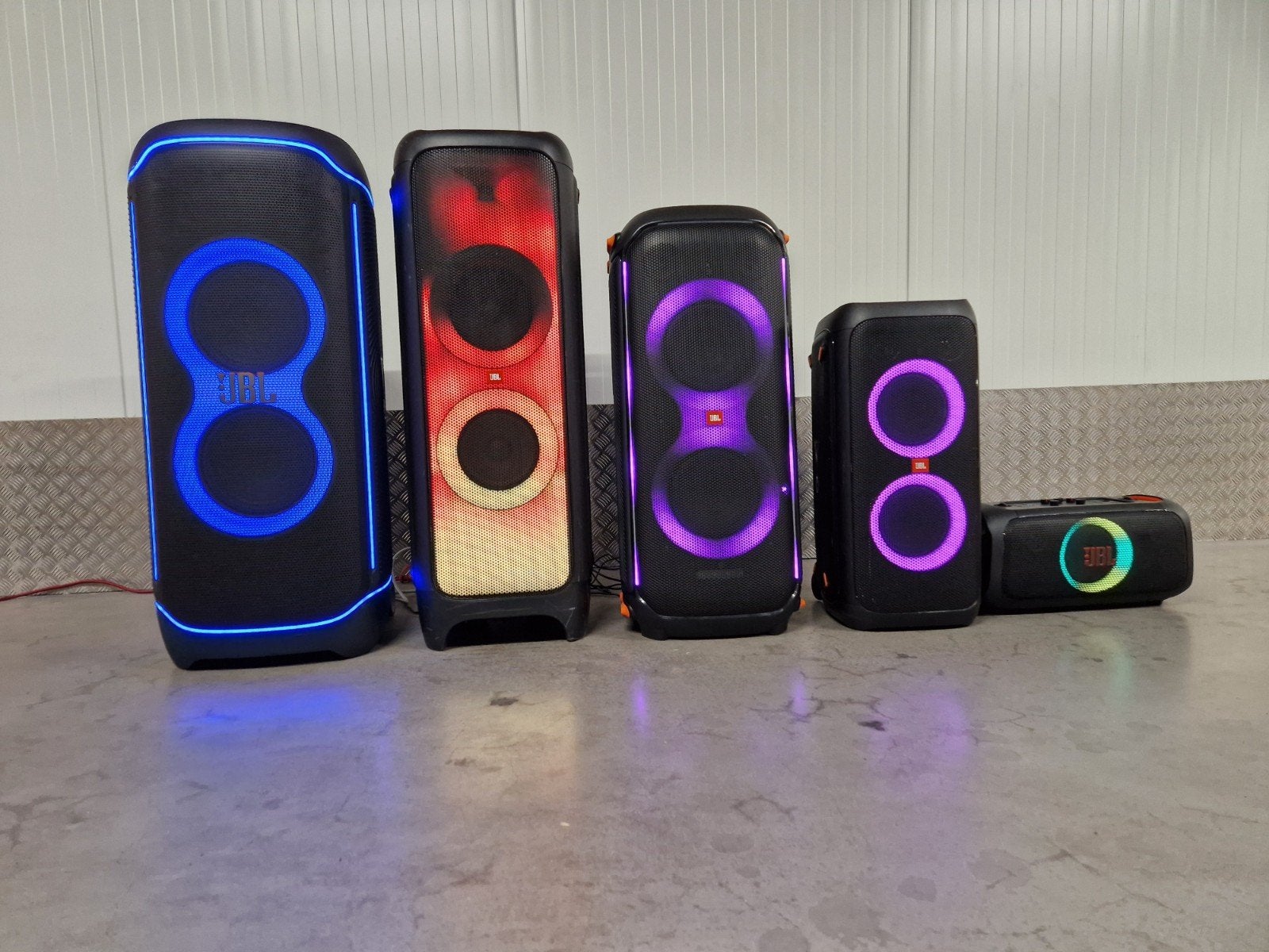 JBL PARTYBOX ~TE HUUR~  incl. MIC GRATIS BEZORGD+OPHALEN, Ophalen of Verzenden, JBL