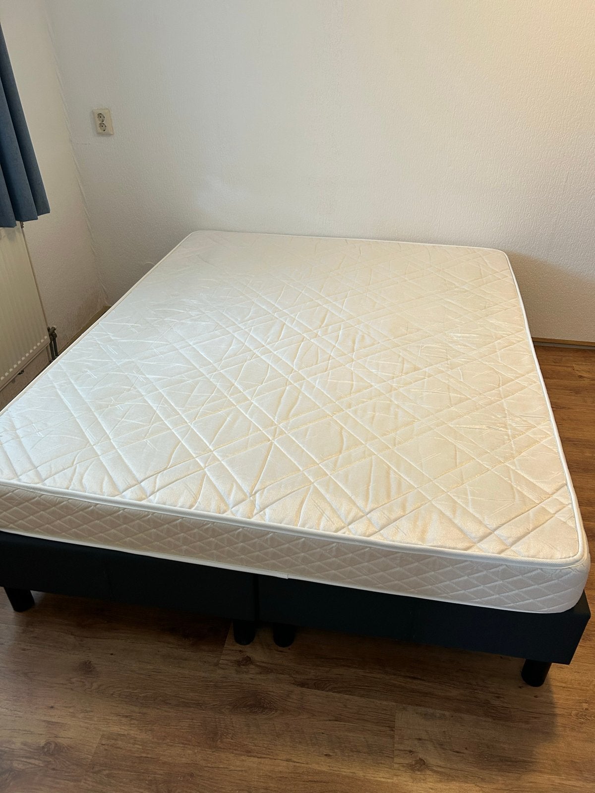 Tweepersoons boxspring met matras - 160x200 cm, Ophalen, Gebruikt, Zwart, Tweepersoons