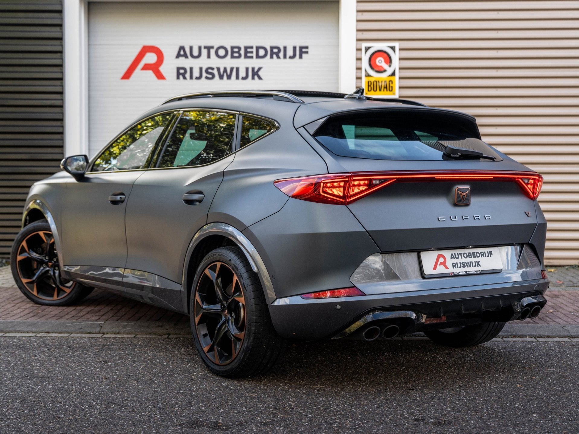 Cupra FORMENTOR 2.0 TSI 4DRIVE Pano/Camera/Matrix/Blindspot, Auto's, 12 maanden, Euro 6, 4 cilinders, Leder en Stof
