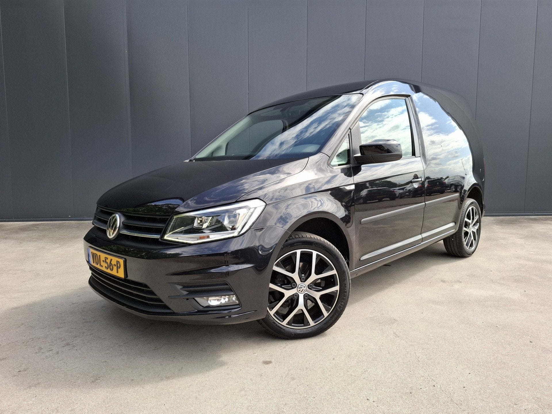 Volkswagen Caddy 2.0 TDI AUTOMAAT 1e EIGENAAR Exclusive Edit, Gebruikt, 4 cilinders, Volkswagen, Zwart