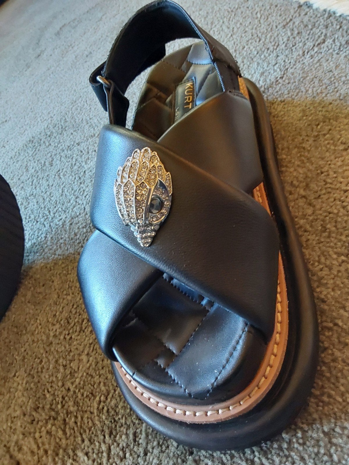Kurt Geiger London sandalen met adelaarskop, Kleding | Dames, Schoenen, Zwart, Zo goed als nieuw, Kurt Geiger London, Sandalen of Muiltjes