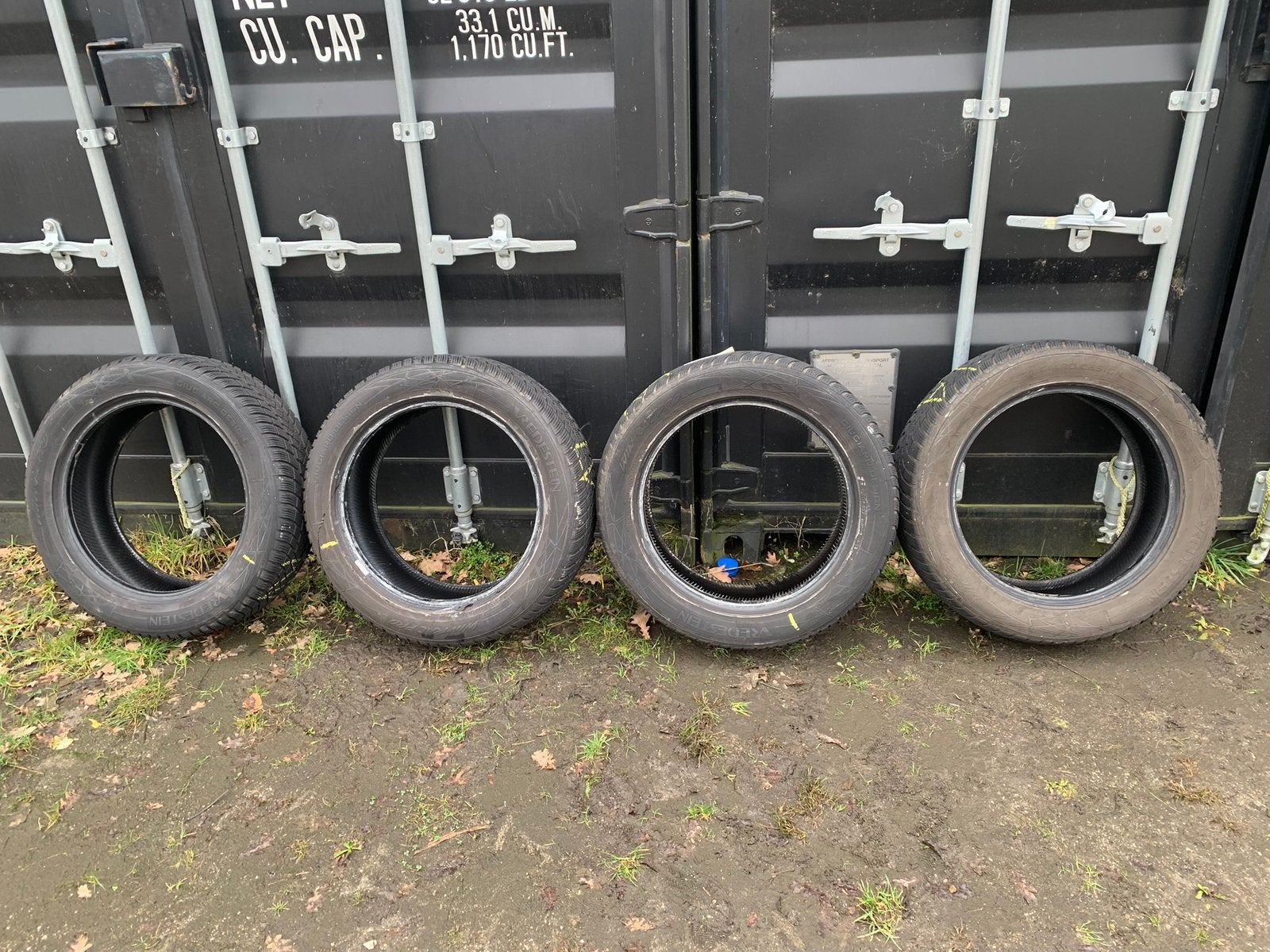 4x Winterbanden 18”, Ophalen of Verzenden, Zo goed als nieuw