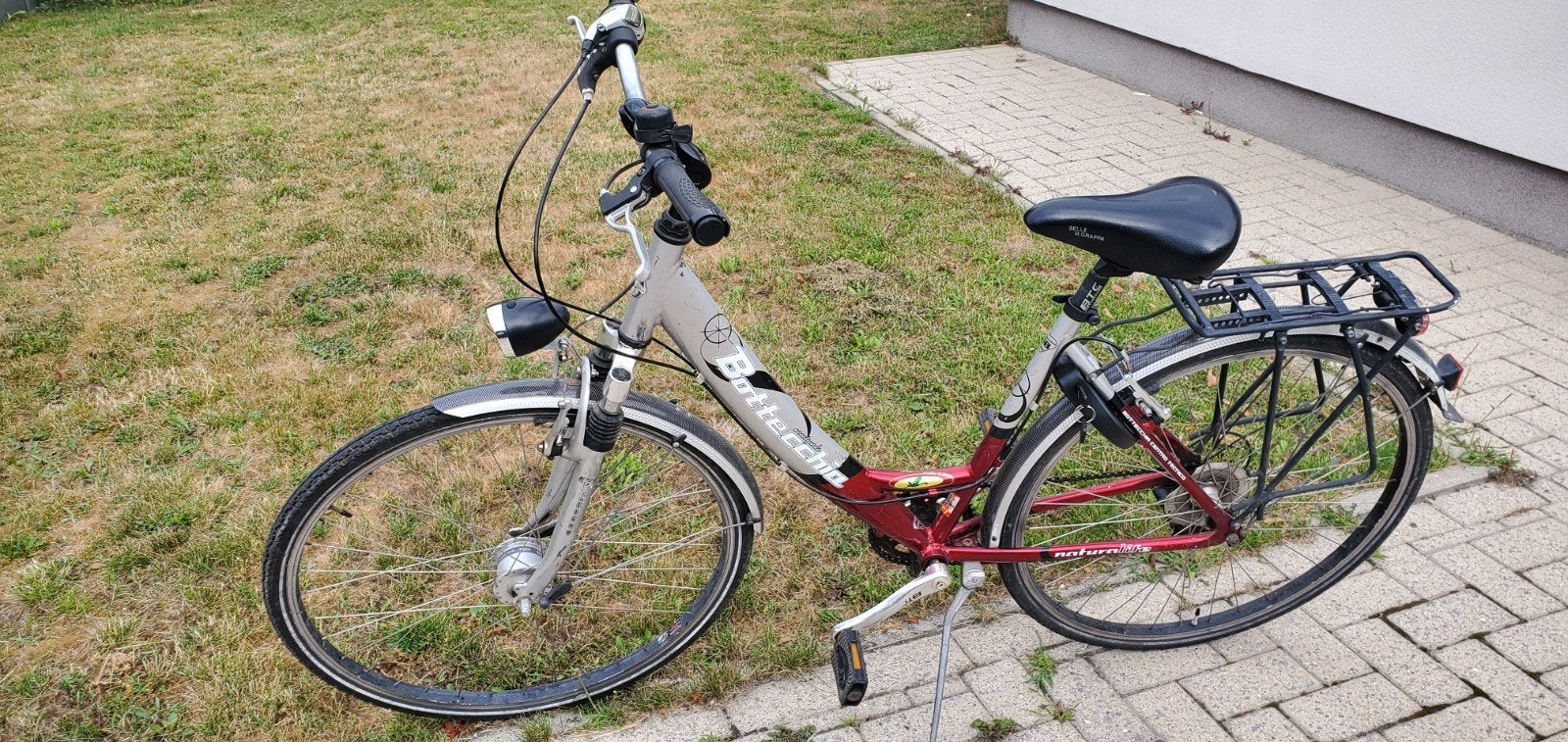 Dames fiets gebruikte staat

Led voor en achterlicht op batt, Fietsen en Brommers, Ophalen of Verzenden, Gebruikt, Overige merken
