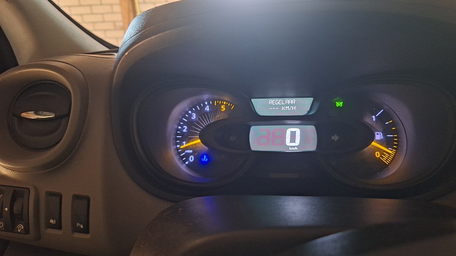 Renault Trafic 1.6 DCI 85KW 2015 €3500, Auto's, Bestelauto's, 15 km/l, 4 cilinders, Renault, Origineel Nederlands