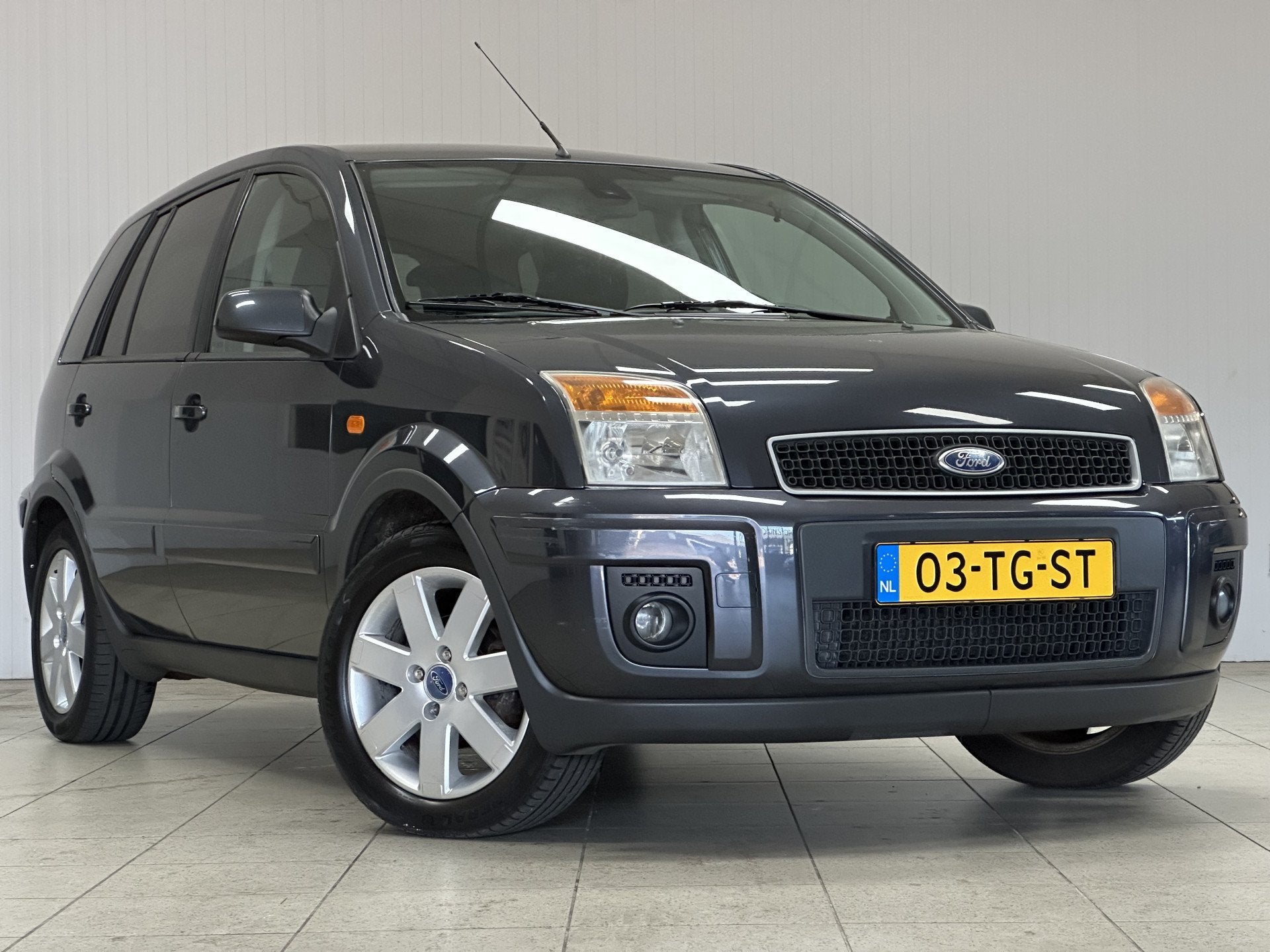 Ford Fusion 1.4-16V Futura/ D-Riem Verv: 195.000 KM!/ Airco/, Auto's, Voorwielaandrijving, Zwart, 82 pk, Origineel Nederlands
