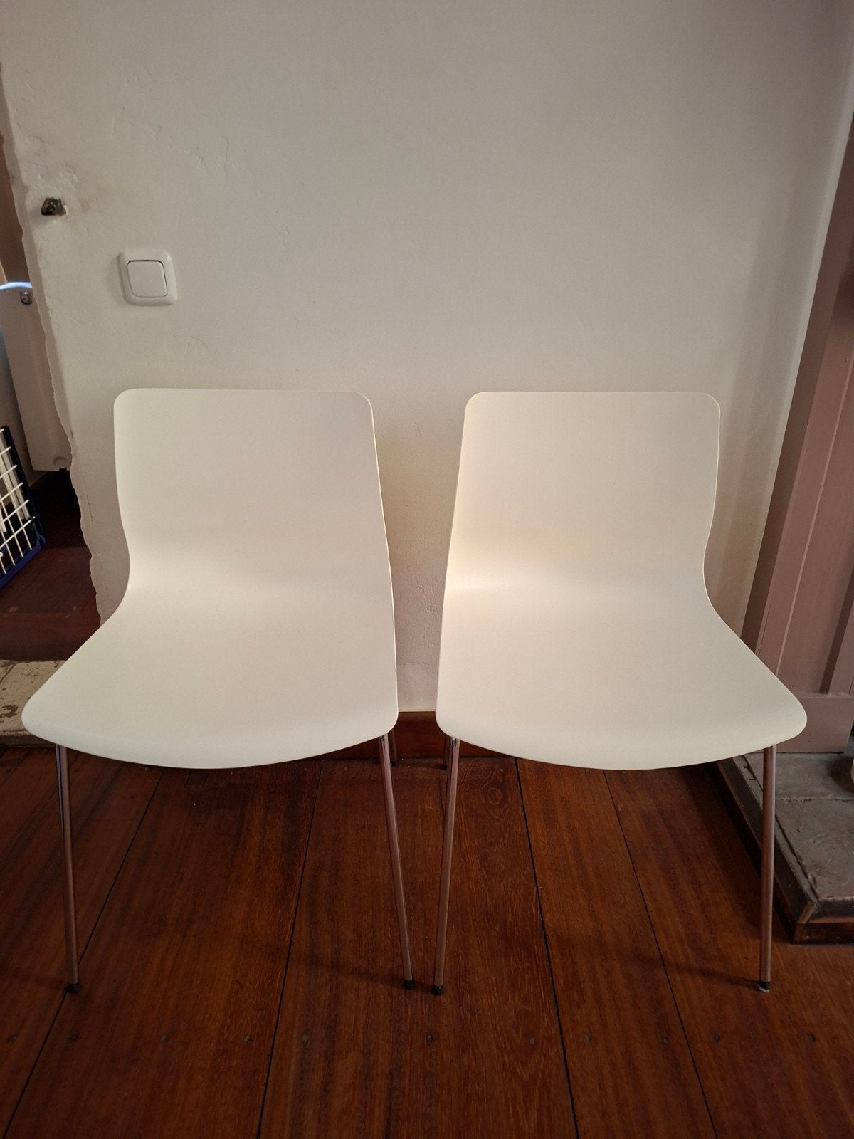 2 witte stoelen met chromen poten, Ophalen, Twee, Wit, Modern, minimalistisch