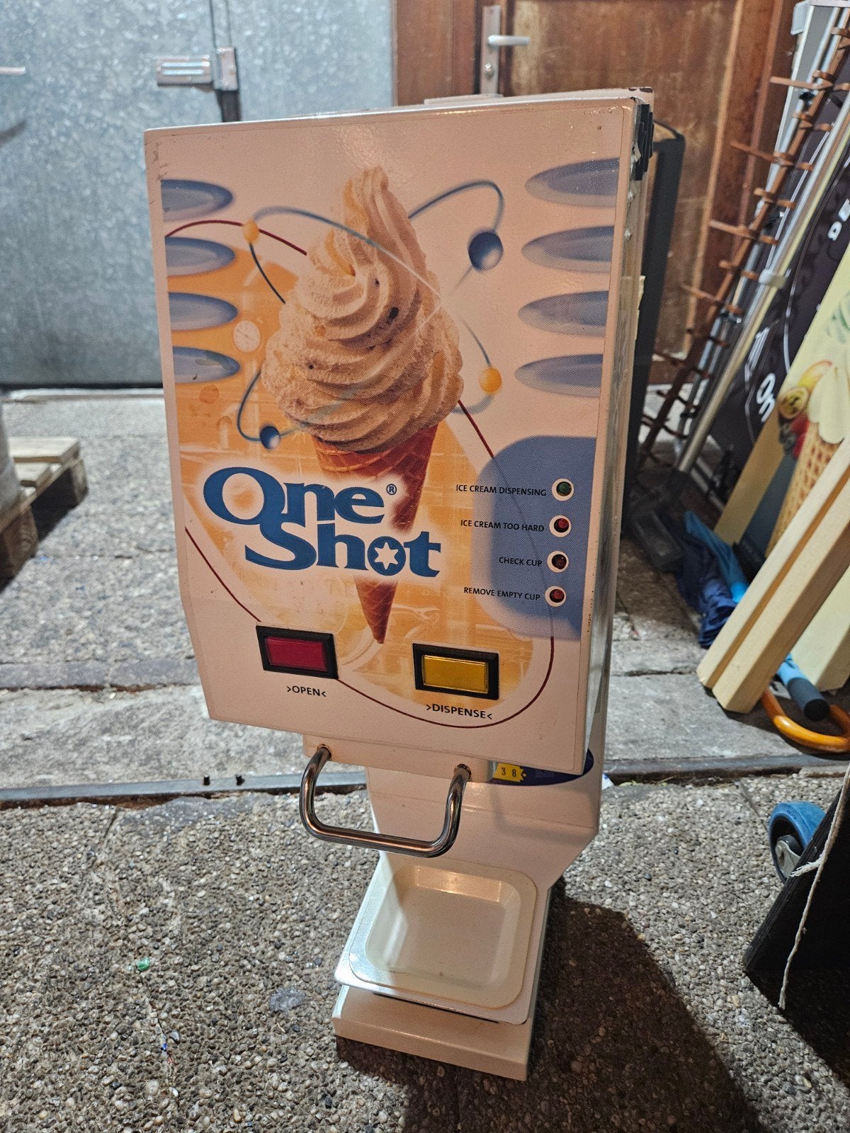 One Shot IJsmachine - Il Primo, Ophalen, Gebruikt