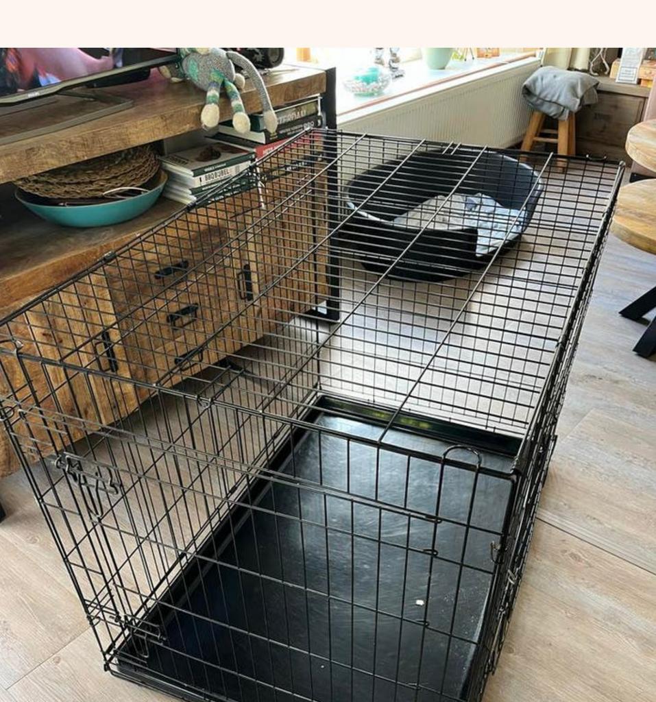 Honden bench 110 x 75 Zwart met kunststof bodem, Dieren en Toebehoren, Ophalen of Verzenden
