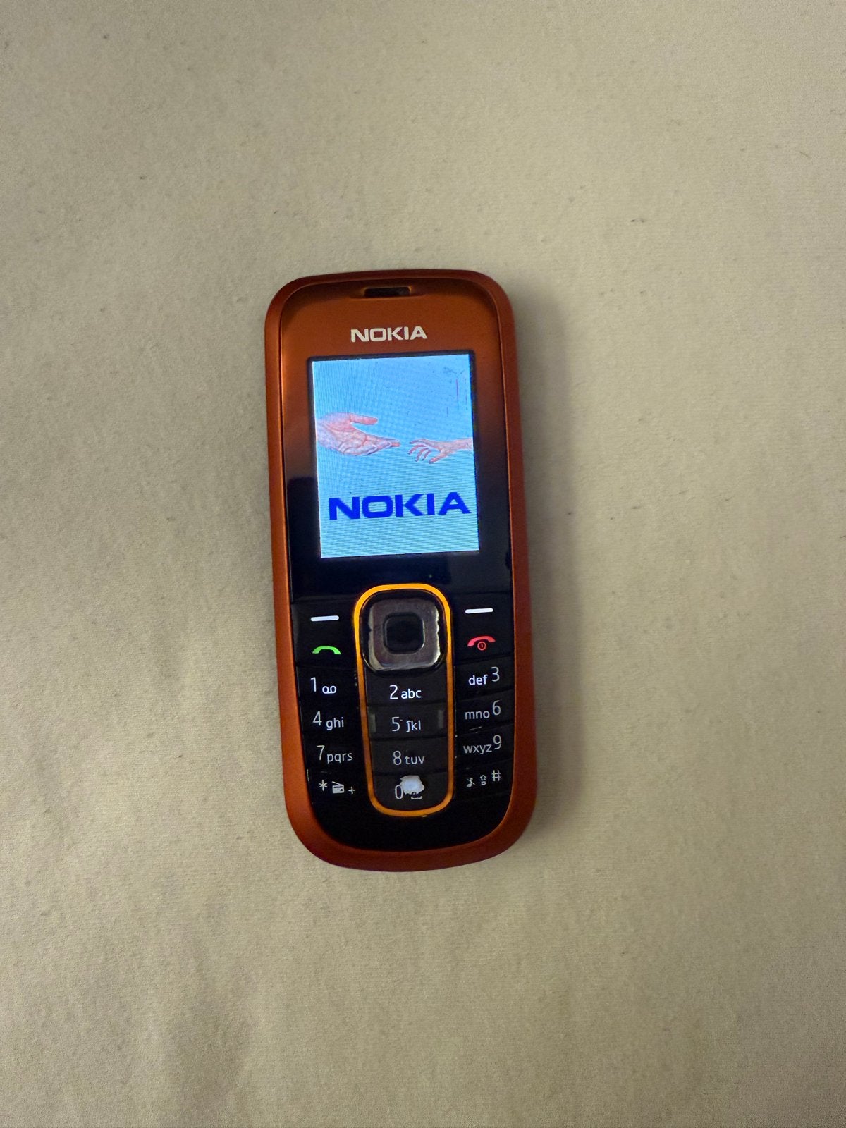 Nokia klassieke telefoon - Oranje/Zwart, Gebruikt, Fysiek toetsenbord, Ophalen of Verzenden, Minder dan 3 megapixel
