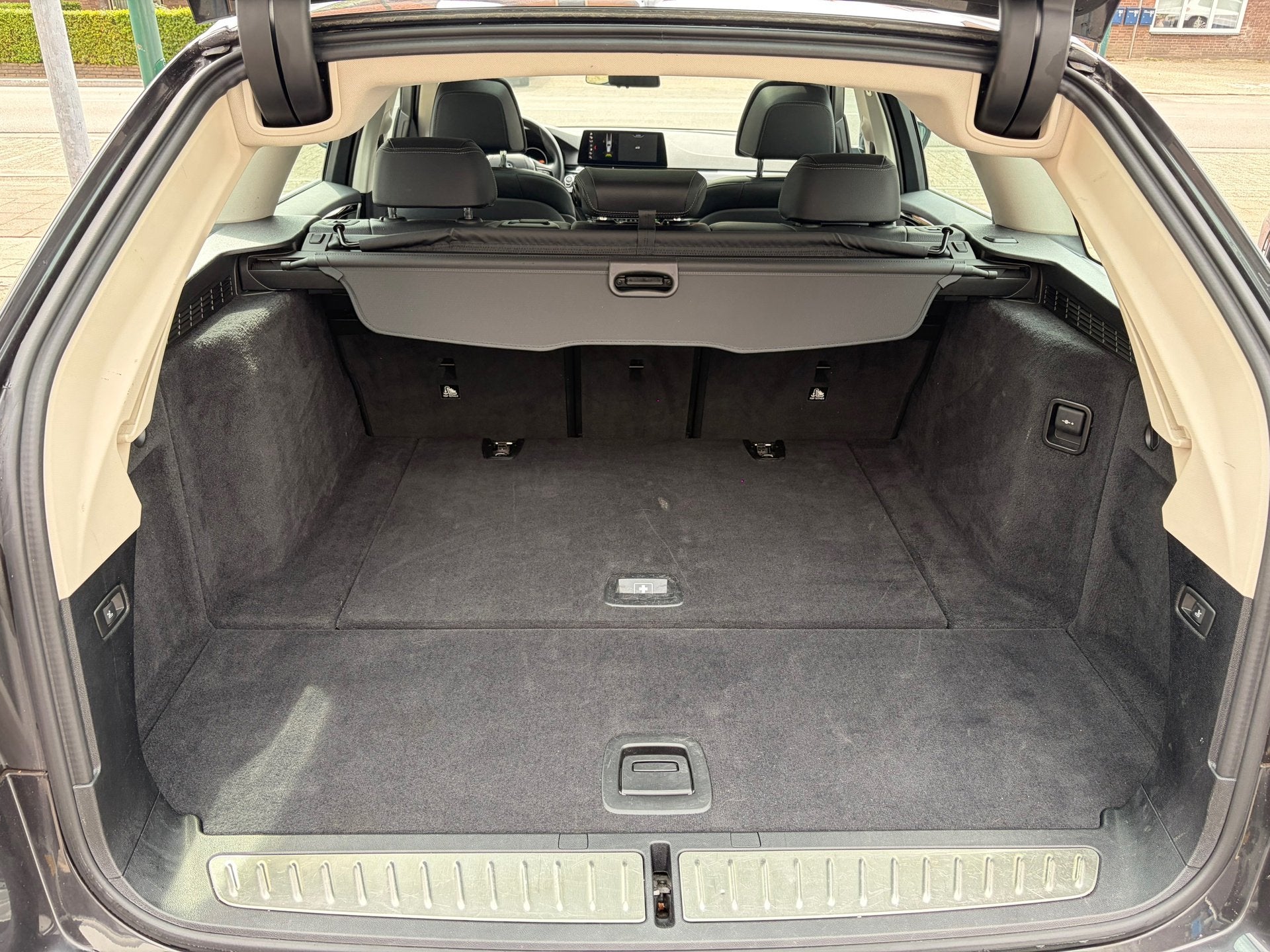 Foto 13 van BMW 5-serie Touring 520i High Executive Edition,Panoramadak,
