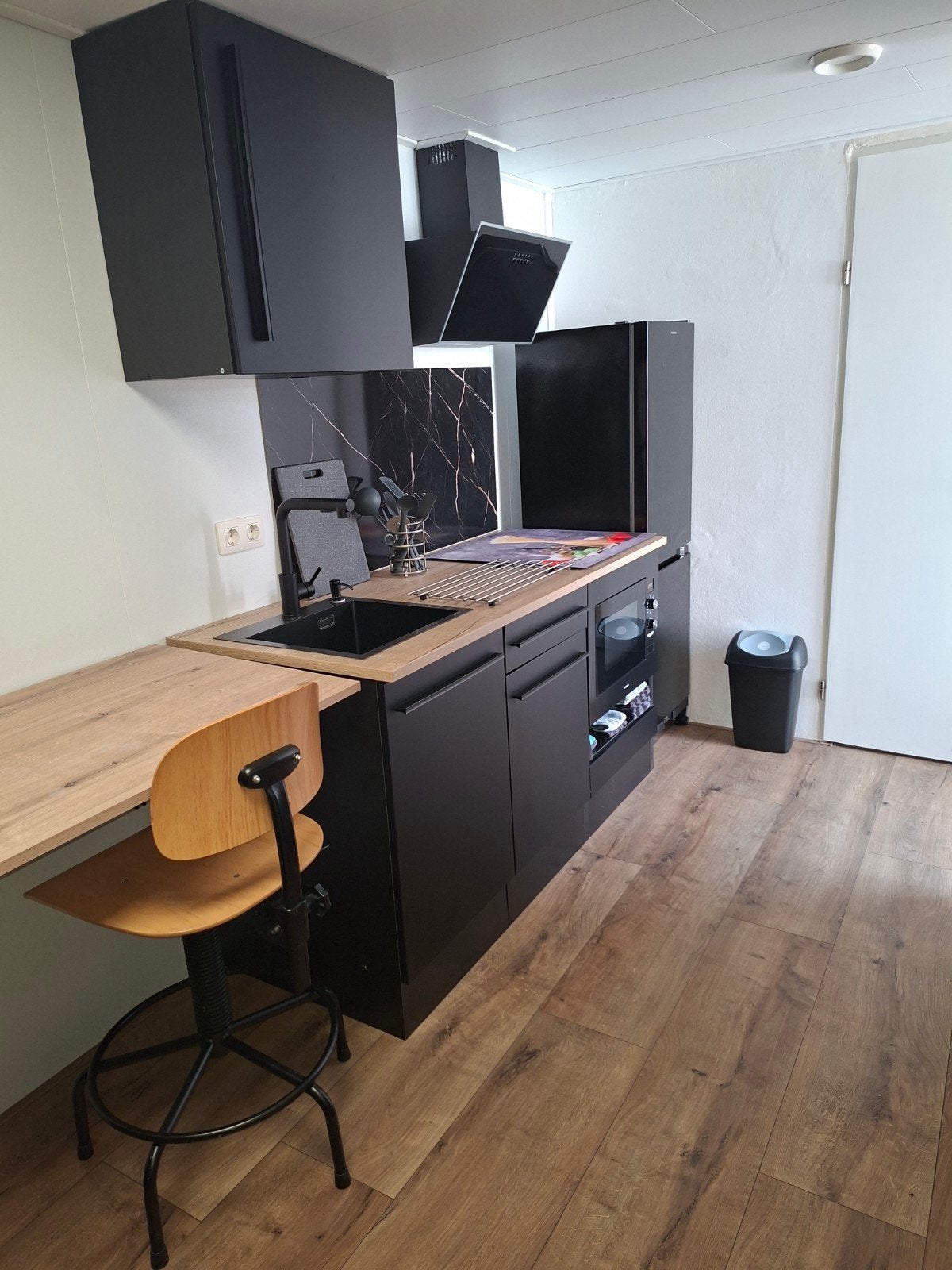 Te huur kamer voor rustige werkende vrouw, Ophalen