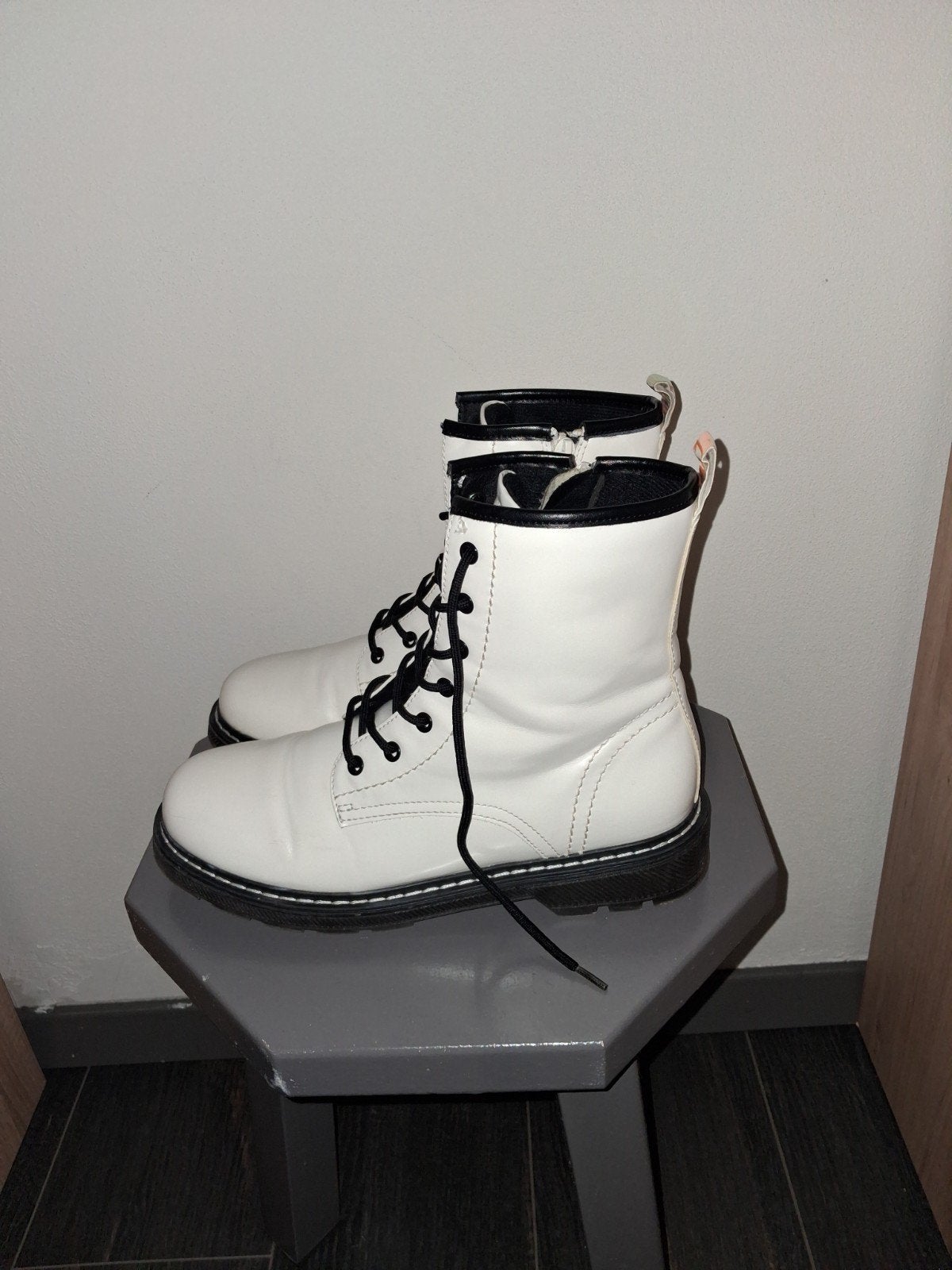 Witte veterboots maat 40.  2e paar=halve prijs, Ophalen of Verzenden, Gedragen, Wit