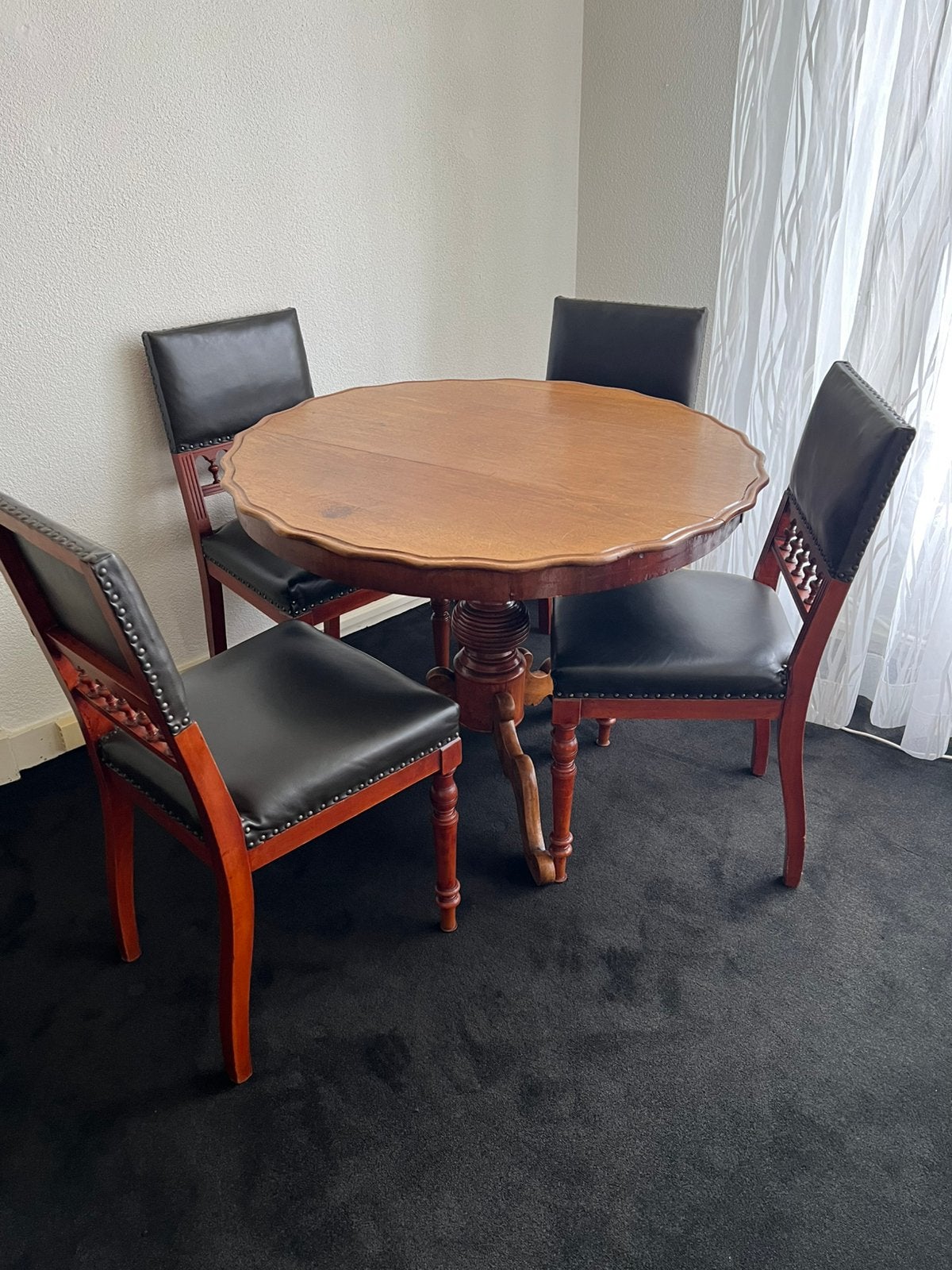 Eetkamerset Biedermeier eettafel + vier prachtige stoelen, Ophalen