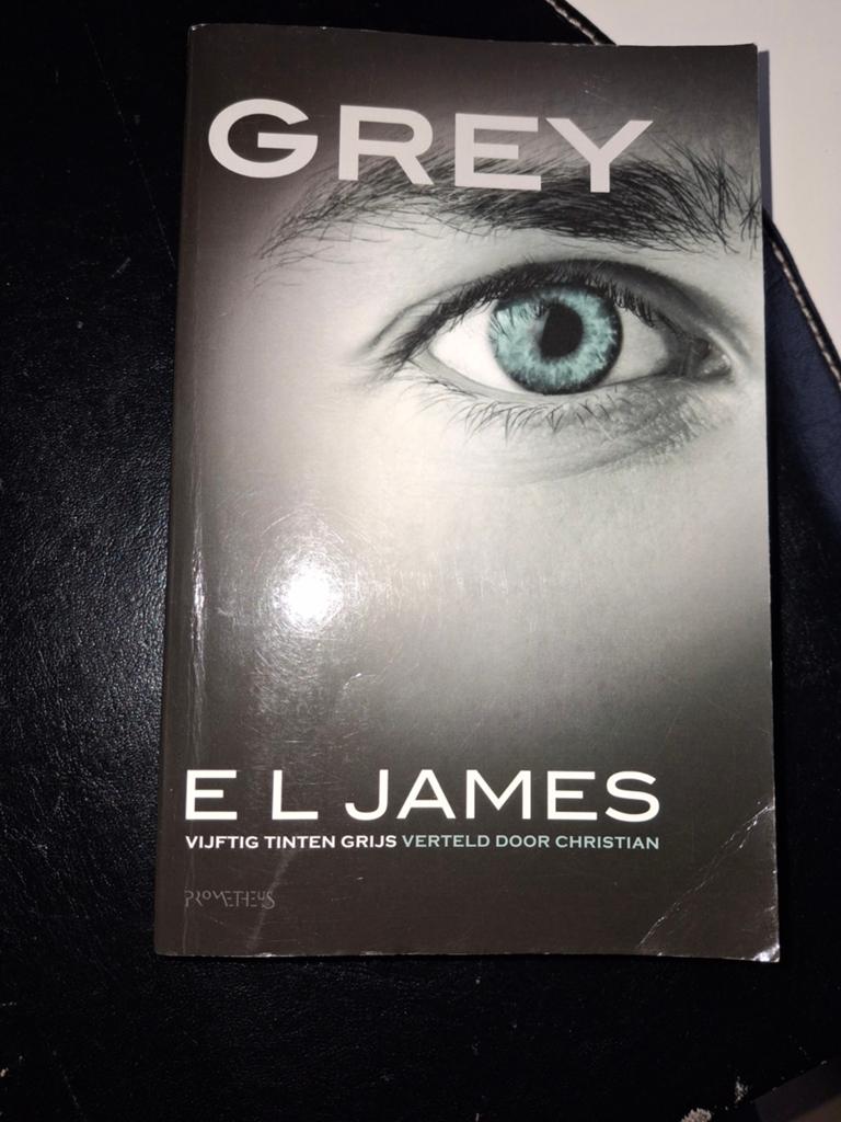 E.L. James - Grey, Ophalen of Verzenden, Zo goed als nieuw, E.L. James