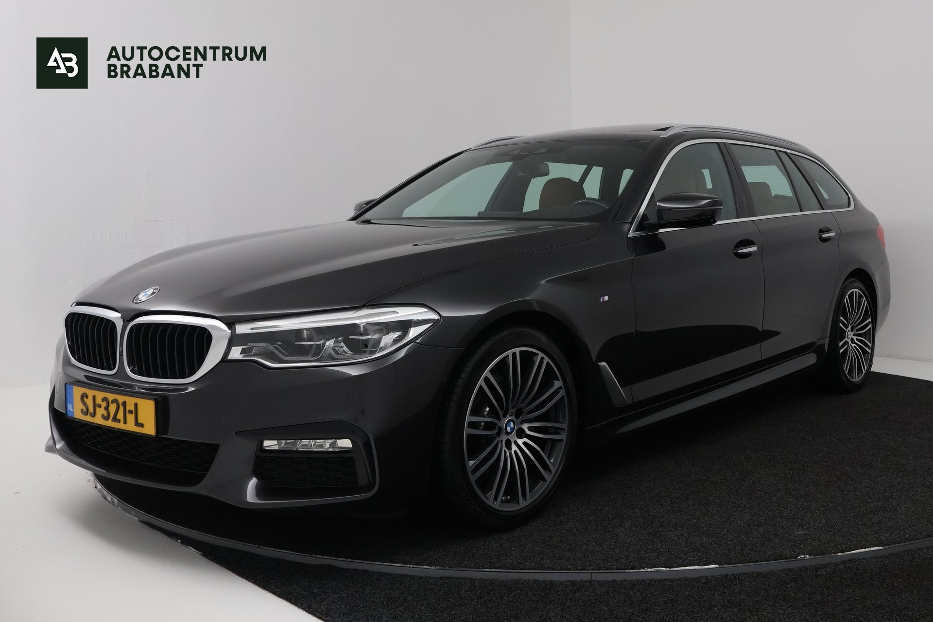 BMW 5 Serie Touring 520i Corporate Lease High Executive (PAN, Automaat, 1998 cc, Achterwielaandrijving, Gebruikt