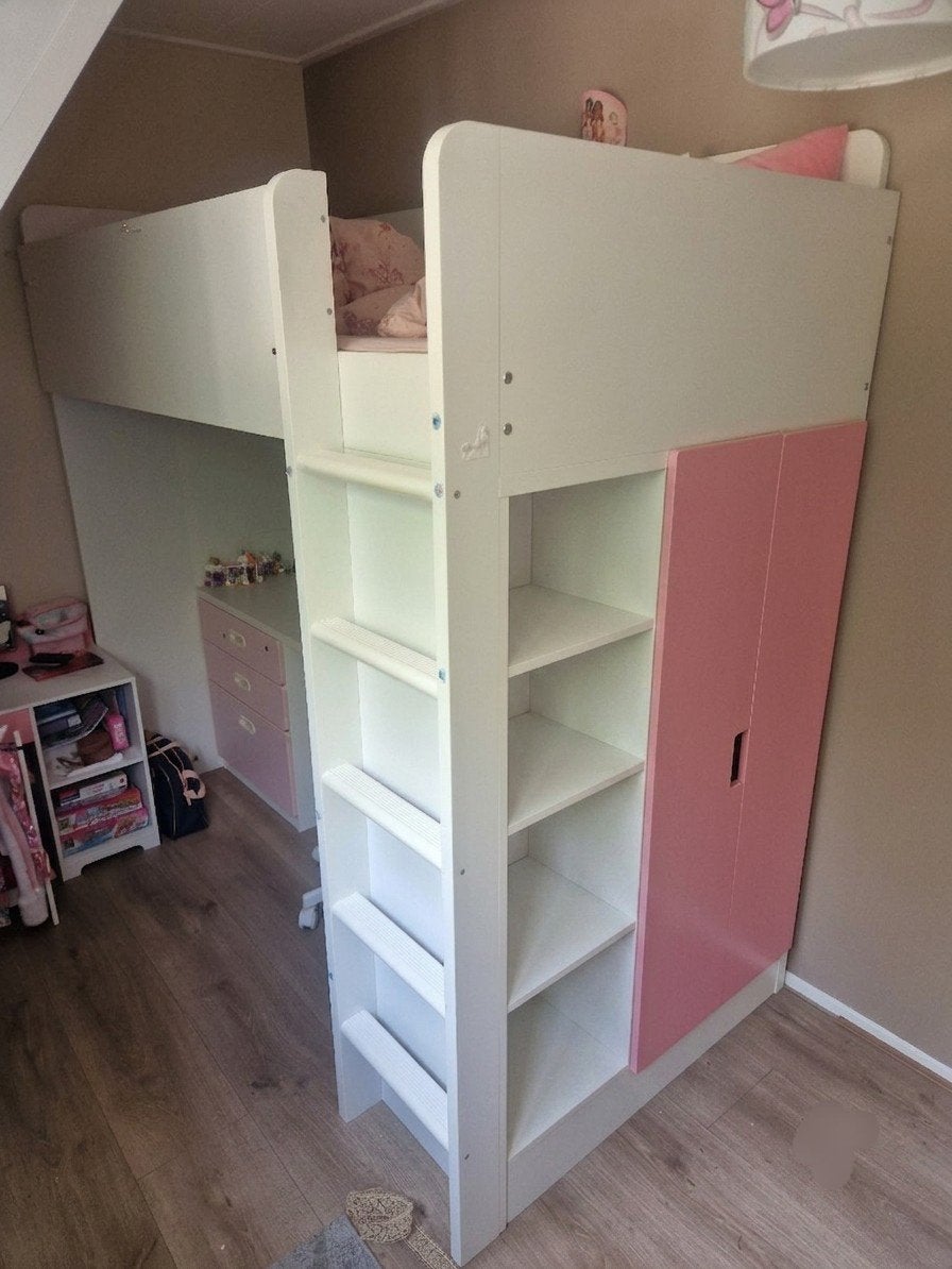 Ikea stapelbed met bureau, bureaustoel en kledingkast, Ophalen of Verzenden, Zo goed als nieuw, Stapelbed