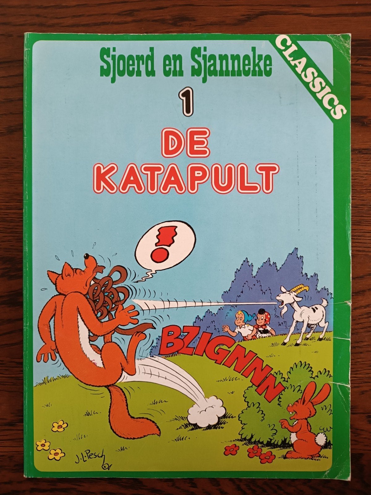 9 diverse stripboeken: Donald Duck, Sjors en Sjimmie, Dennis, Boeken, Meerdere stripboeken, Ophalen of Verzenden, Gelezen