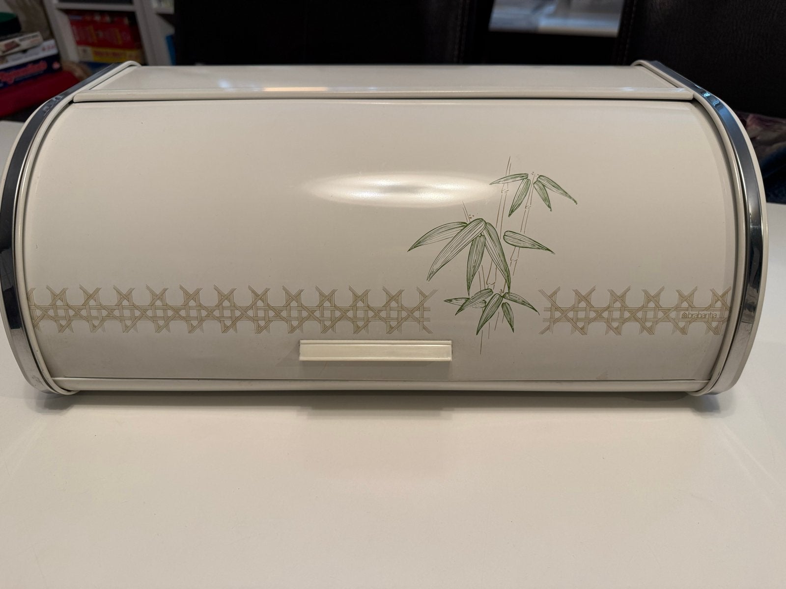 Broodtrommel met bamboe print ., Huis en Inrichting, Keuken | Keukenbenodigdheden, Beige, Verzenden, Zo goed als nieuw, Metaal