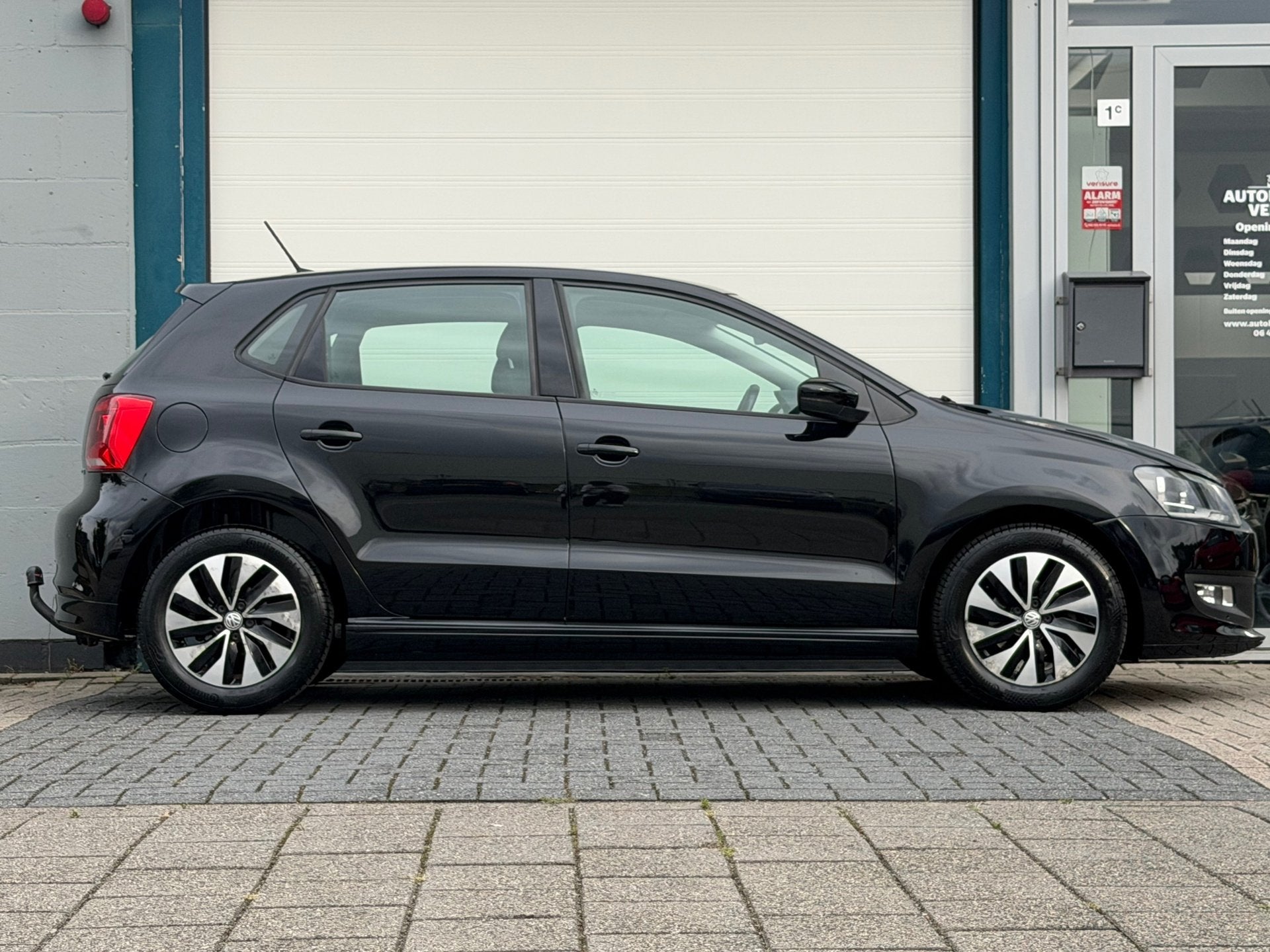 Volkswagen Polo 1.0 BlueMotion Connected Navi Apple carplay, Auto's, Voorwielaandrijving, 95 pk, Zwart, Origineel Nederlands
