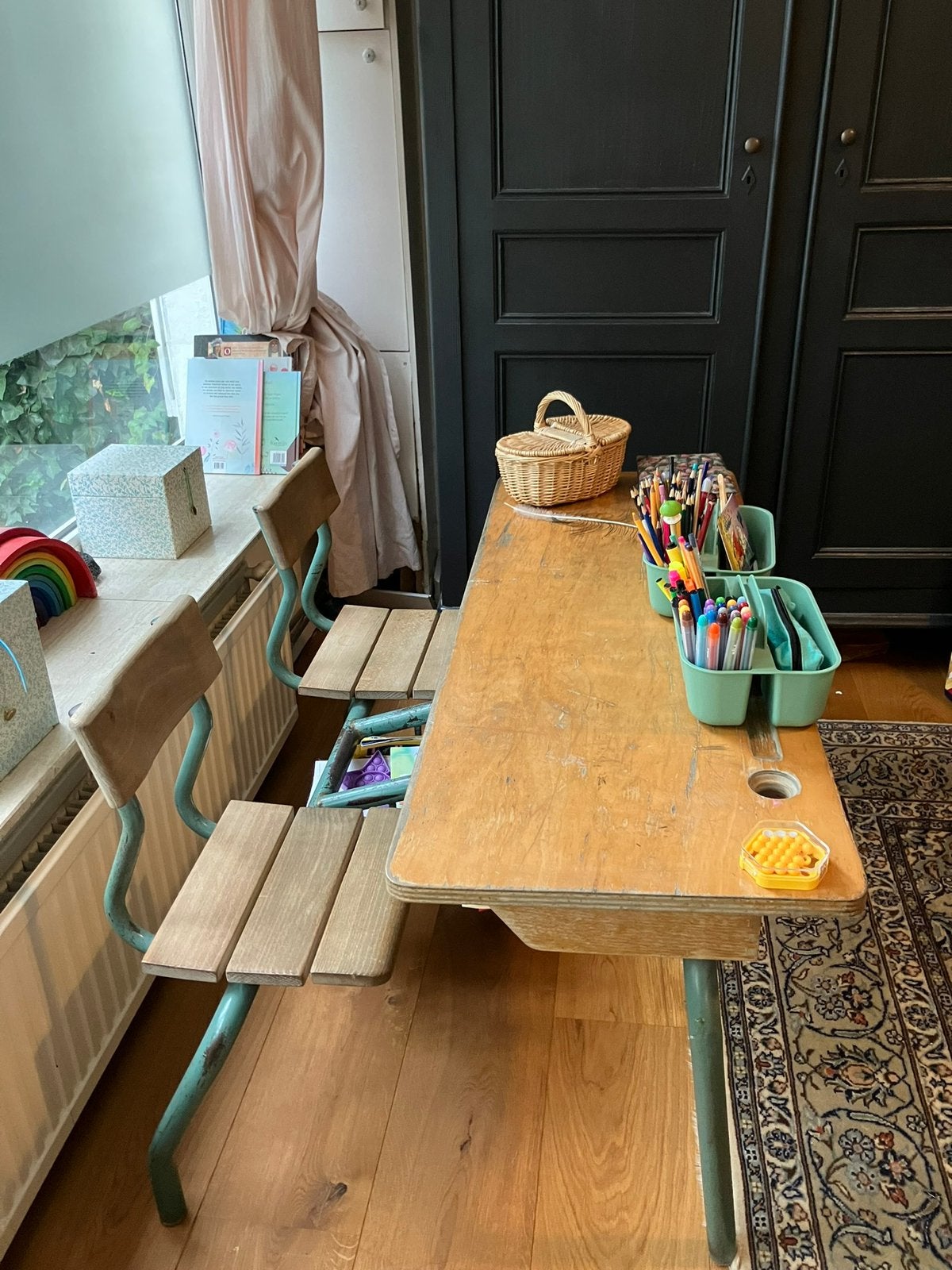 Vintage kinderbureau, Ophalen