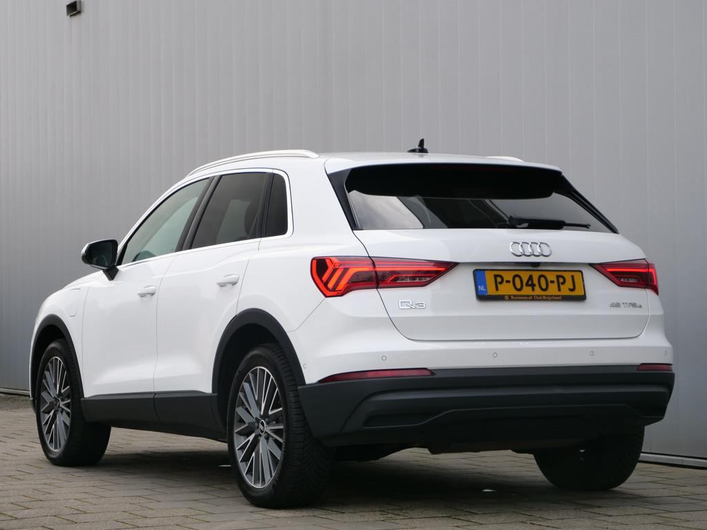 Audi Q3 45 TFSI e S edition 245 Pk Automaat DAB / Apple Carp, Auto's, Audi, Stof, Gebruikt, Wit, Hybride Elektrisch/Benzine