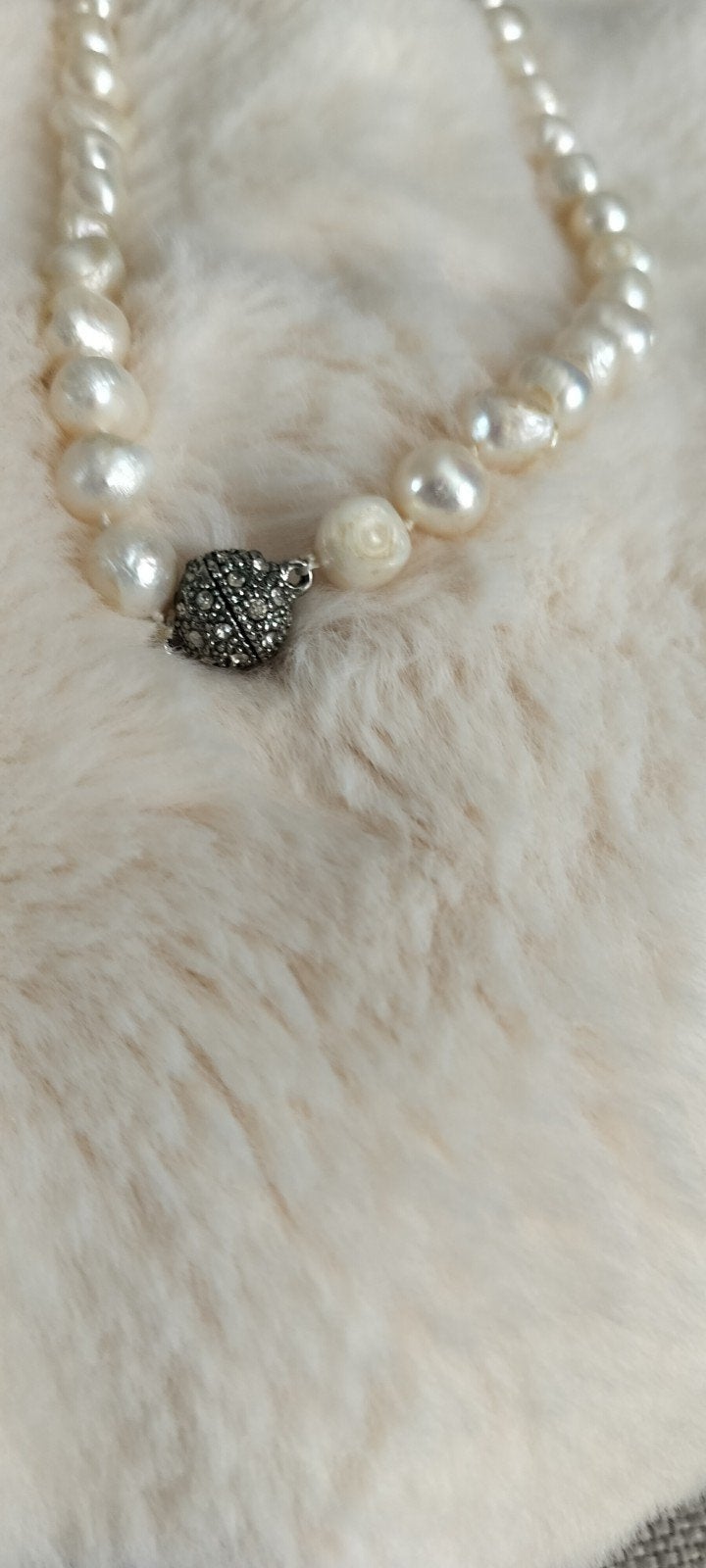 Elegante parelketting met strass sluiting, Sieraden, Tassen en Uiterlijk, Kettingen, Overige materialen, Wit, Ophalen of Verzenden