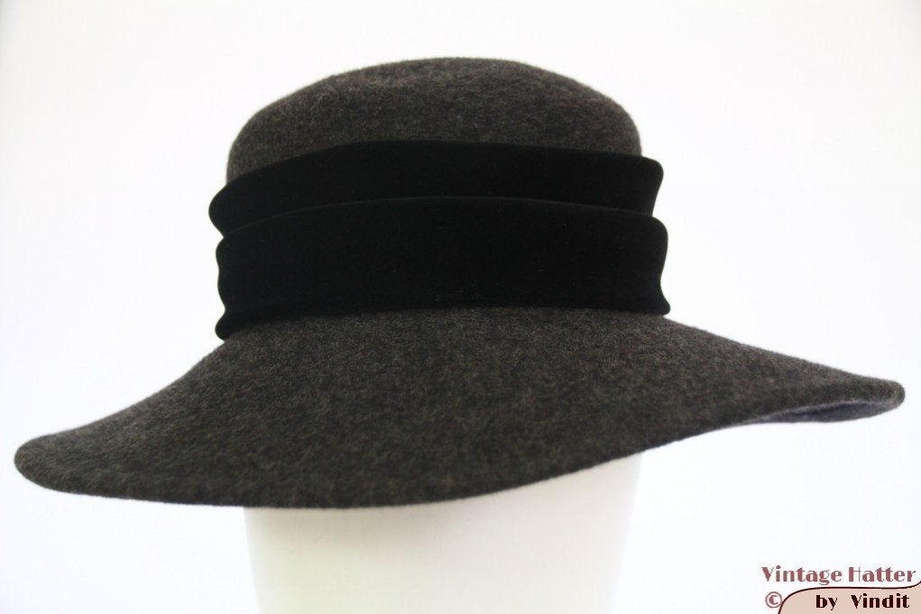 Vintage Floppy hoed grijs haarvilt met fluwelen band 57, Ophalen of Verzenden, Gedragen, 56 of 57 cm (M, 7 of 7⅛ inch), Hoed