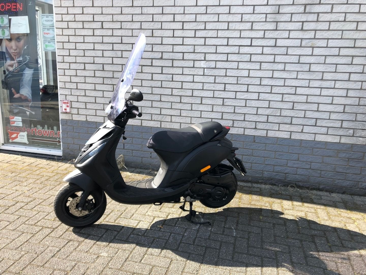 LEUKE PIAGGIO ZIP SP 45KM BROM MAT ZWART 4-T BJ2020 6000KM, Fietsen en Brommers, Scooters | Piaggio, PIAGGIO, Onbekend, Onbekend