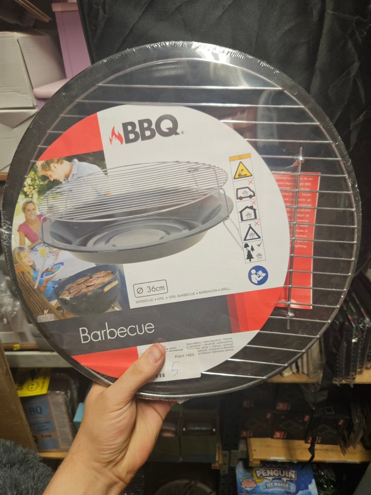 Nieuwe Wegwerp BBQ, Ophalen