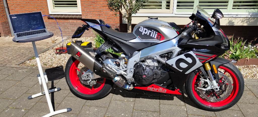 Racing ECU Aprilia RSV4 en Tuono V4, Ophalen