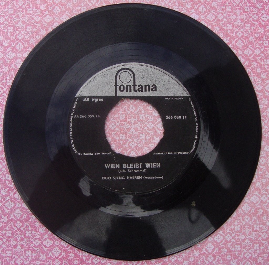 Wien Bleibt Wien - Duo Sjeng Haeren (Accordeon) 45 rpm, Gebruikt, Overige genres, 7 inch, Ophalen of Verzenden