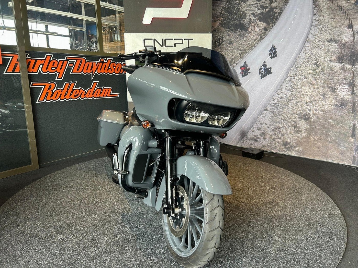 Harley-Davidson FLTRXS Road Glide Spec.Viv.Bl. (bj 2019), Laan van Vredenoord 33
2289 DA  RIJSWIJK, NL, Toermotor, Sales@harleydavidsonrotterdam.nl