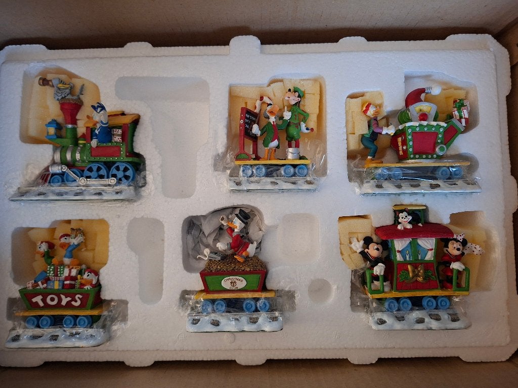 Zeer Aparte Donald Duck Kerst Trein, Ophalen, Mickey Mouse, Zo goed als nieuw, Beeldje of Figuurtje
