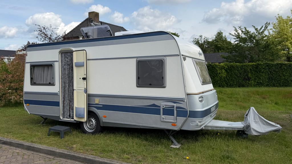 Caravan Fendt Platin 470 TFB 2003 vakantie klaar omte gaan!, Schokbreker, Rondzit, Frans bed, Particulier