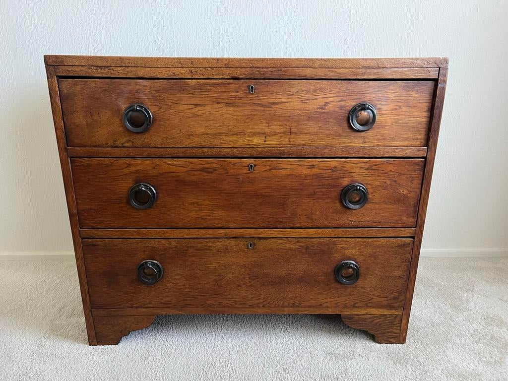 Charmant houten ladekastje met 3 laden - 85x39x74 cm, Antiek en Kunst, Antiek | Meubels | Kasten, Ophalen