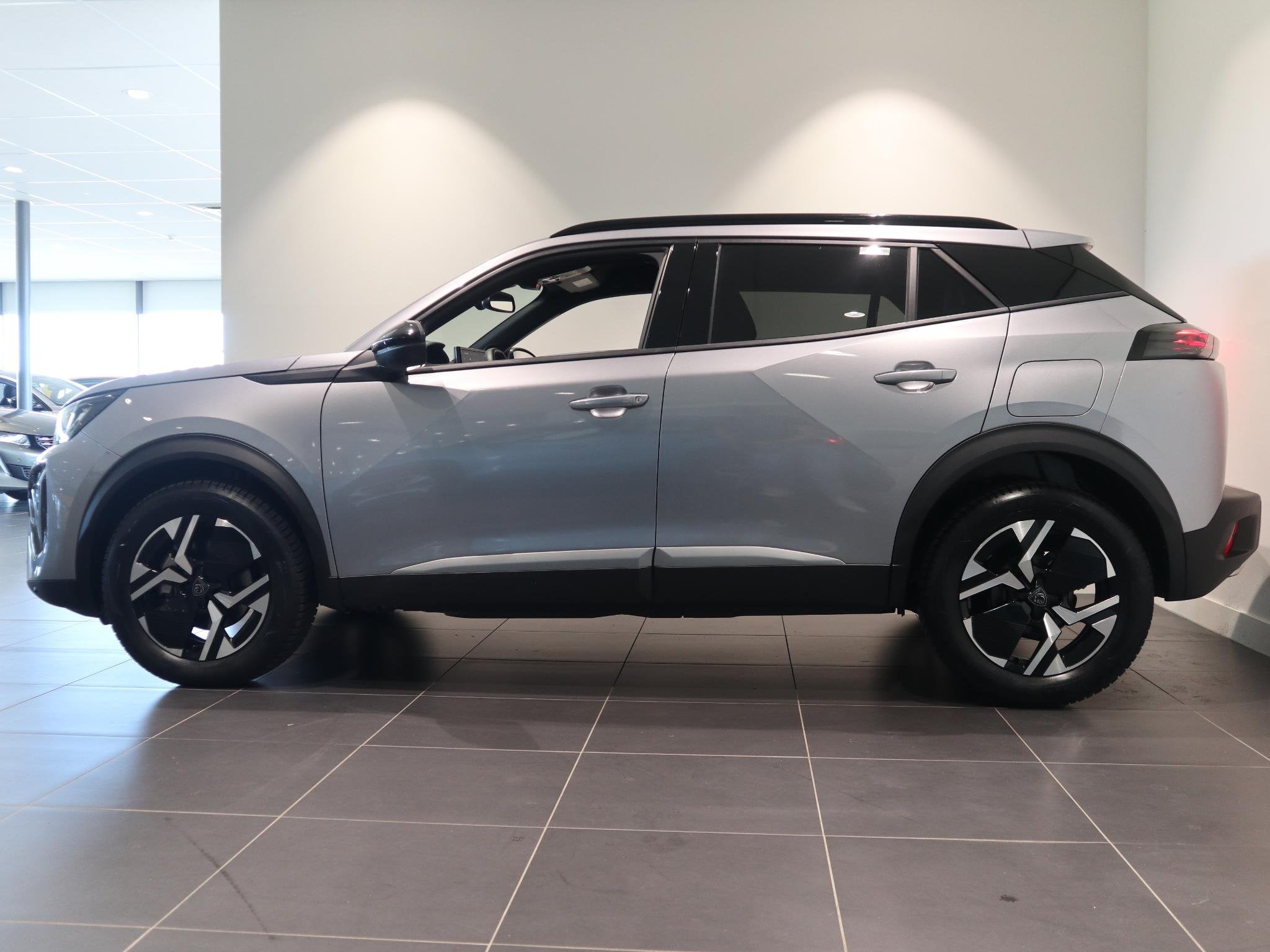 Peugeot 2008 145 Allure | Automaat | Navigatie | Draadloos l, 136 pk, Gebruikt, Euro 6, 1199 cc