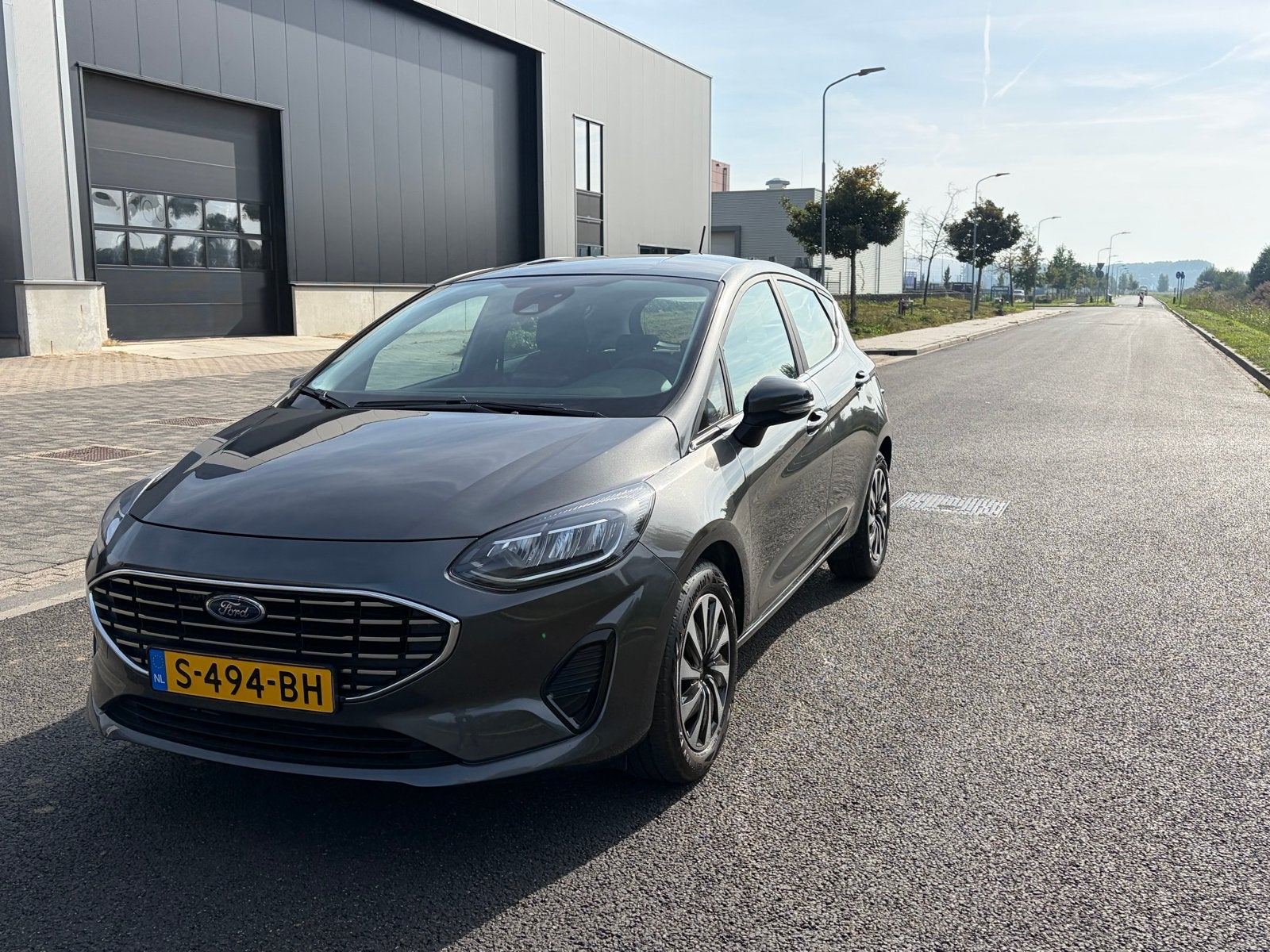 Foto 2 van Ford Fiësta 1.0 Ecoboost Hybrid Titanium 125pk 2023 Grijs