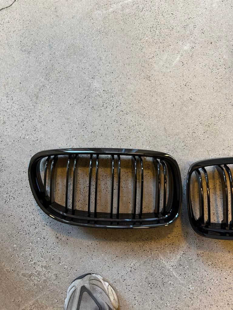 BMW E90 E91 E92 LCI Glanz Zwarte Grille Nieren, Ophalen of Verzenden, Nieuw, Voor, BMW