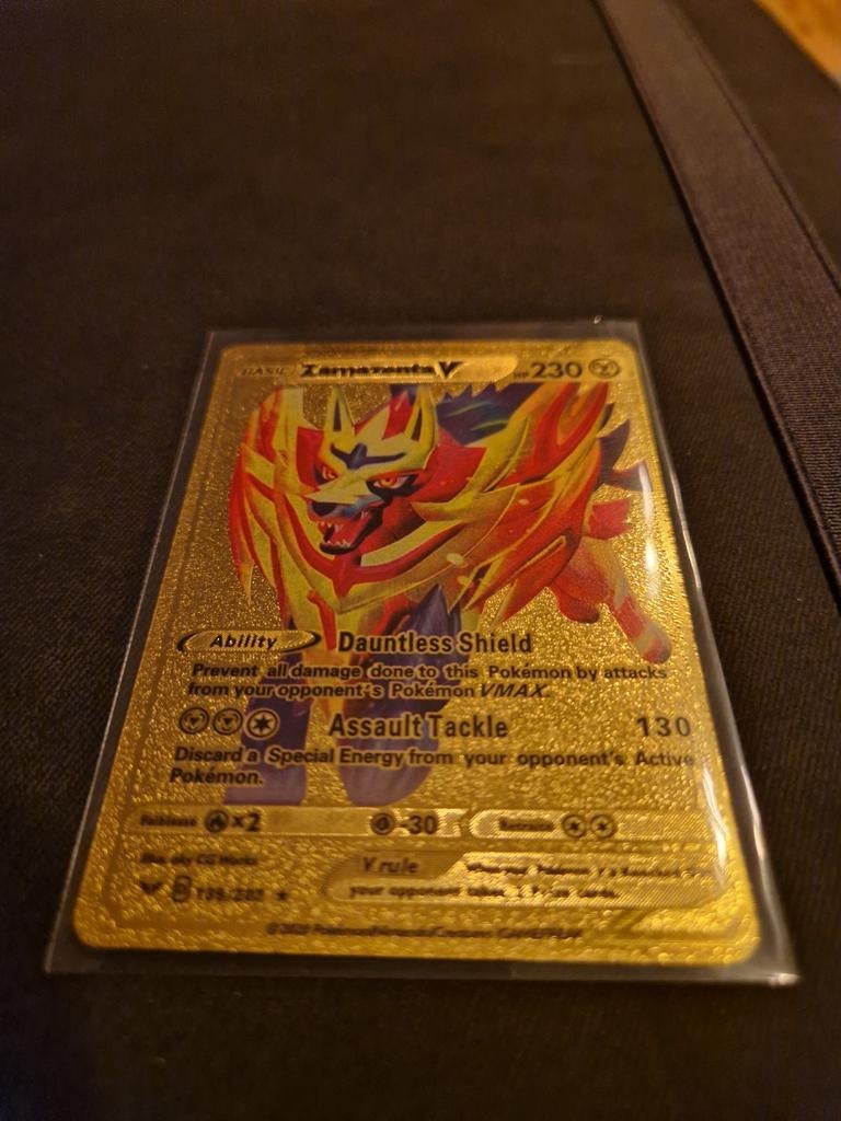 Pokémon Zamazenta V Gold Kaart - Zo goed als nieuw, Ophalen of Verzenden, Zo goed als nieuw, Losse kaart, Foil