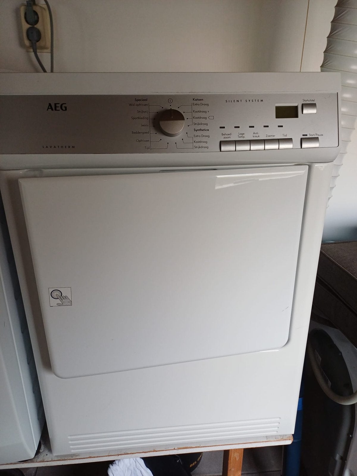 AEG lavatherm T3DBN79V silent system droger, Ophalen, Luchtafvoer, Zo goed als nieuw, Voorlader