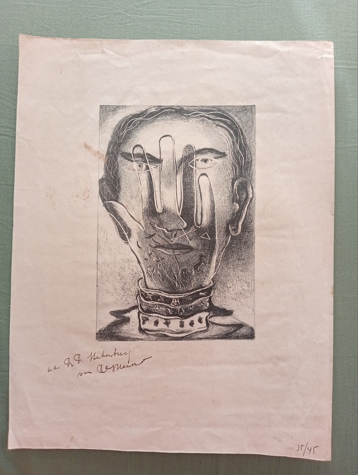 Ets litho Surrealisme Gesigneerd met tekst plus monogram, Ophalen of Verzenden