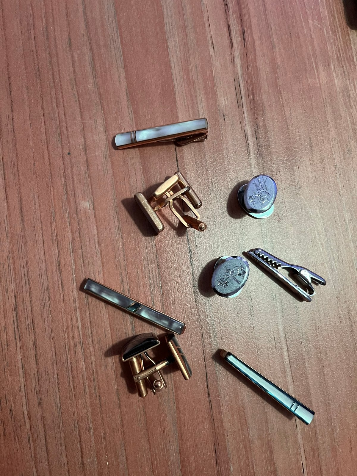 Vintage manchetknopen en dasspelden set, parelmoer, 7 stuks, Ophalen of Verzenden, Overige materialen, Verguld