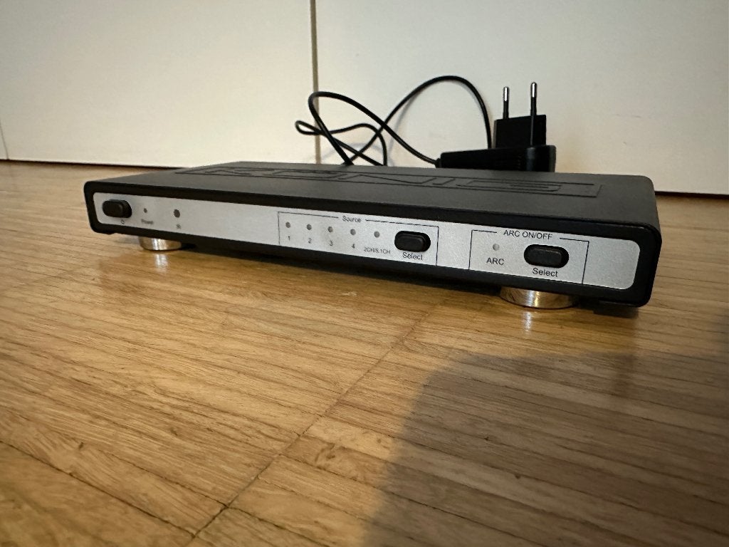 Konig KN-HDMISW25 4-poorts HDMI switch met e-ARC, Ophalen of Verzenden, Gebruikt