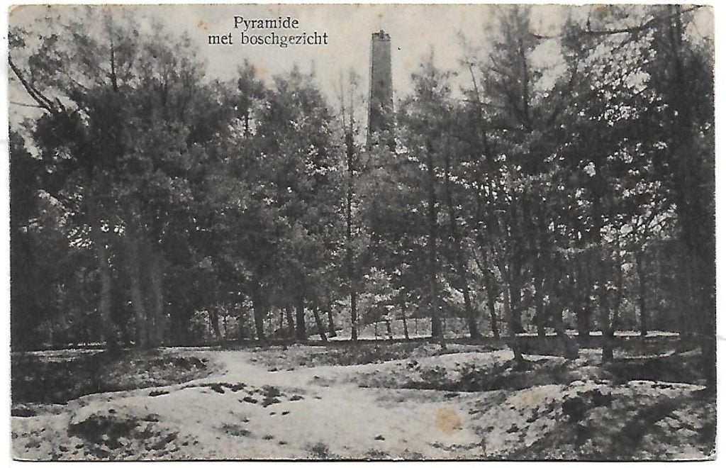 Maarn pyramide en boschgezicht oude ansichtkaart ( a1988 ), Ophalen of Verzenden, 1940 tot 1960, Ongelopen, Noord-Brabant