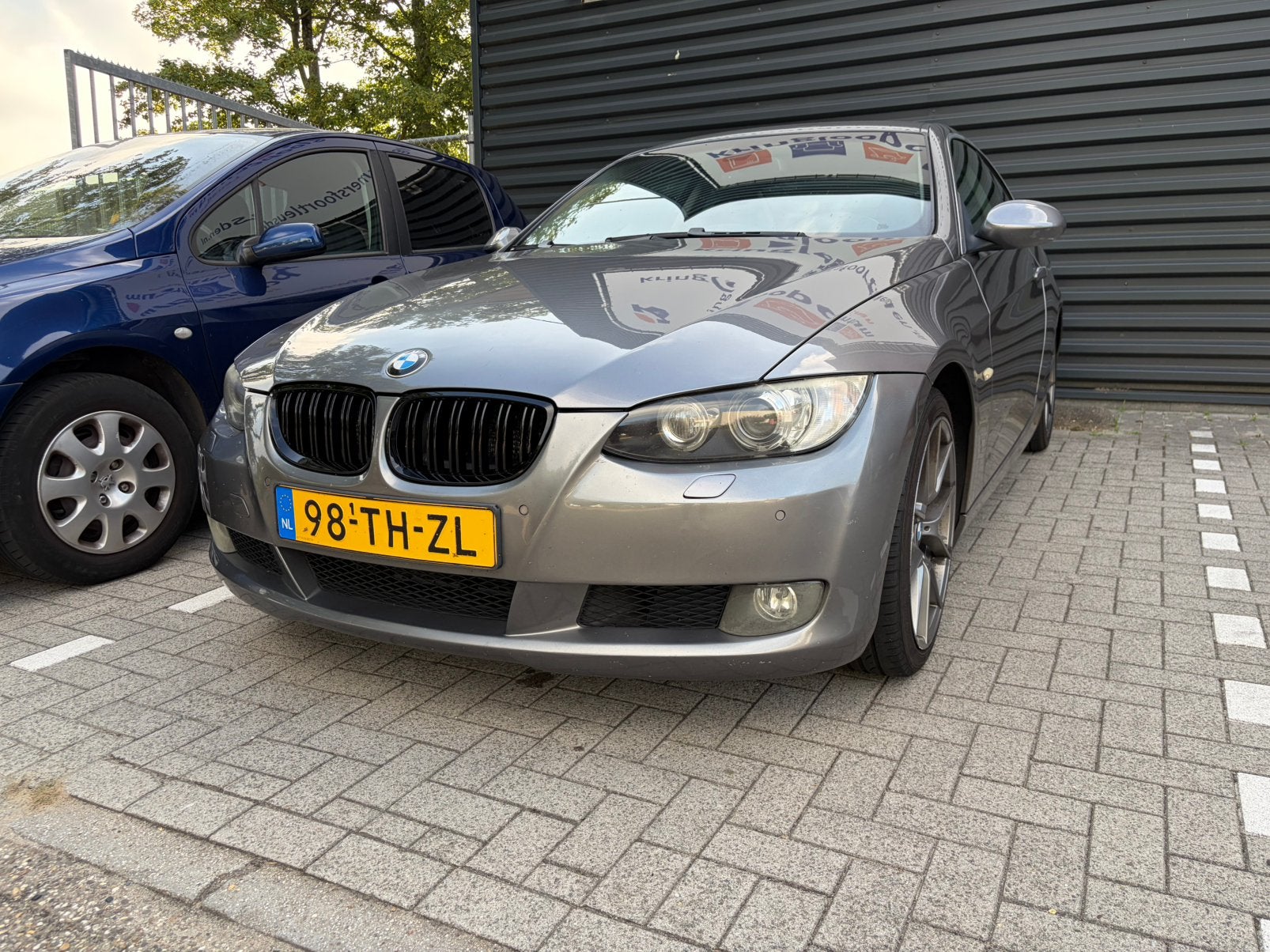 BMW 3-Serie 2.5 I 325 Coupe AUT 2006 Grijs NAP, Automaat, Zwart, 2495 cc, Particulier