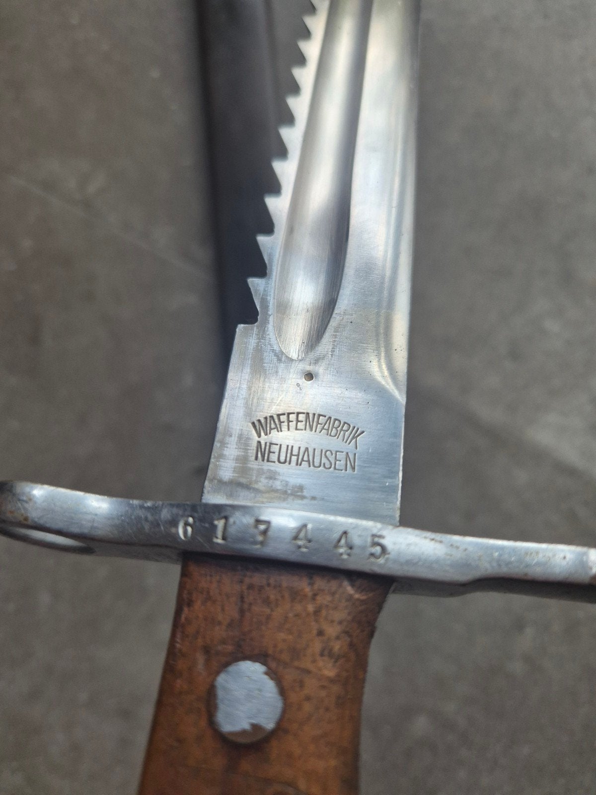 Prachtige org Schmidt rubin Zaag bajonet !!!, Ophalen of Verzenden, Landmacht, Overige gebieden, Mes of Dolk