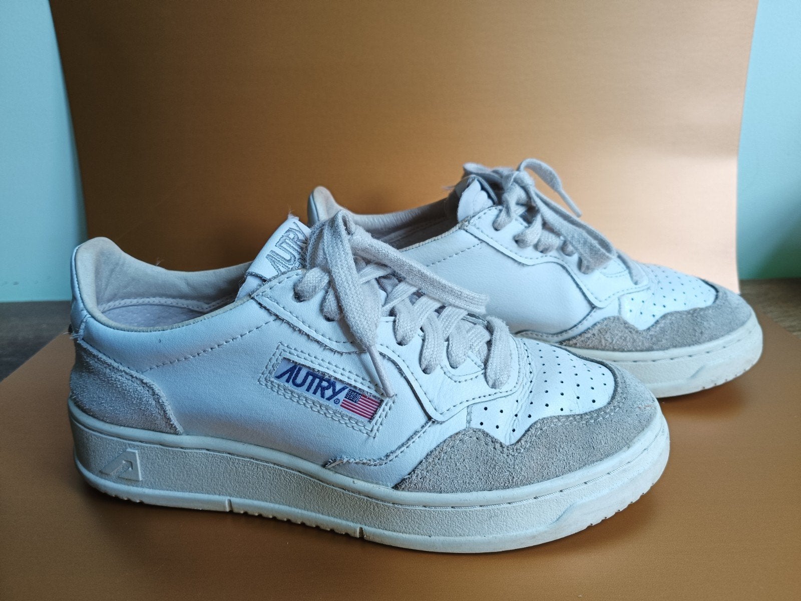 Autry sneakers, maat 38, wit met beige accenten, Wit, Ophalen of Verzenden, Sneakers of Gympen, Autry